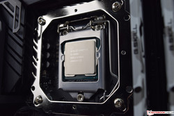 Die beiden Intel Core i5-9600K, zur Verfügung gestellt von