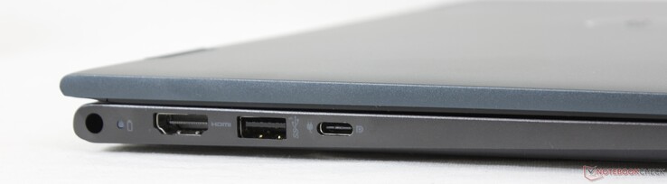 Links: Netzteil, HDMI 1.4a, USB-A 3.2 Gen. 1, USB-C 3.2 Gen. 2 mit Stromanschluss und DisplayPort