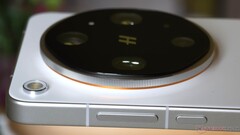 Das Oppo Find X10 Pro Max könnte auf der Kippe stehen, das Find X10 Ultra wird mit noch größerem Telefoto-Sensor getestet.