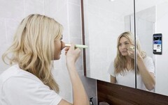 Selbstklebend und mit Eye-Tracking klingt gut, Midrange-Specs wollten die Unterstützer der Hawkeye-Idee aber nicht.