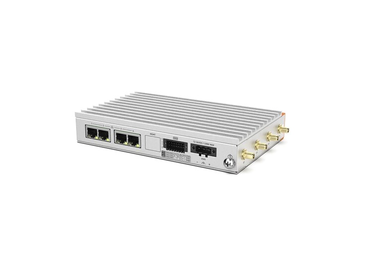 Der Helix 320 Mini-PC verfügt über insgesamt vier Ethernet-Anschlüsse mit jeweils 2,5 Gbit/s