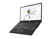 Mit 638 Gramm dürfte das Fujitsu LifeBook UH-X/E3 eines der leichtesten 13,3 Zoll Notebooks der Welt sein. (Bild: Fujitsu)