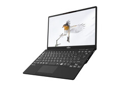 Mit 638 Gramm dürfte das Fujitsu LifeBook UH-X/E3 eines der leichtesten 13,3 Zoll Notebooks der Welt sein. (Bild: Fujitsu)