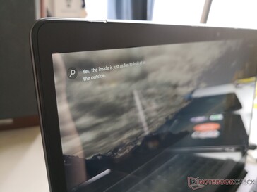 Spiegelnde Schicht ohne Edge-to-Edge-Glas