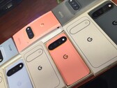 Kurz vor dem Google-Launchevent gibt es Bilder von Pixel 11 Phones in freier Wildbahn und die letzten Teaservideos.
