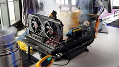 Wenn der Prozessor zu heiß läuft, muss man nur ein wenig flüssigen Stickstoff hinzufügen. (Bild: Toms Hardware)