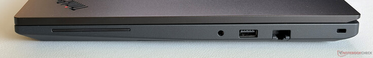 Rechts: 3,5-mm-Stereo, USB-A 3.2 Gen.1 (5 Gbit/s), Gigabit-Ethernet, Kensington Nano Security Lock