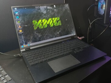 Sieht man auch nicht alle Tage: Dieser Tastatur fehlt noch die Gravur beziehungsweise Beschriftung (Bildquelle: Notebookcheck)