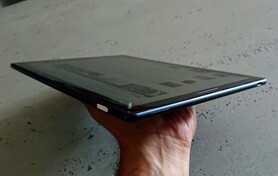 Das Pixel Slate ist ebenfalls passiv gekühlt und nur 7 mm dick, die CPU ist dafür aber auch sehr viel sparsamer (Bild: Notebookcheck)