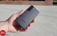 Das Gorilla Glass Victus+ des Samsung Galaxy S22 übersteht Stürze nicht besser als beim Galaxy S22 Ultra. (Bild: PBKreviews)