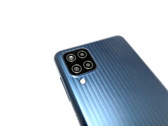 Das Samsung Galaxy M12 sieht gut aus, bietet aber unnötige Schwachstellen.
