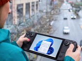 Mit den Windows-Treibern kann das Steam Deck endlich auch Spiele ohne SteamOS-Support öffnen. (Bild: Valve / Microsoft)