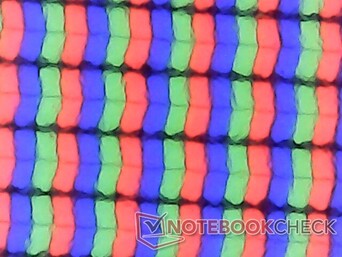 Durch die matte Oberfläche wirken die Subpixel leicht körnig. Spiegelnde Varianten sind für gewöhnlich etwas schärfer.