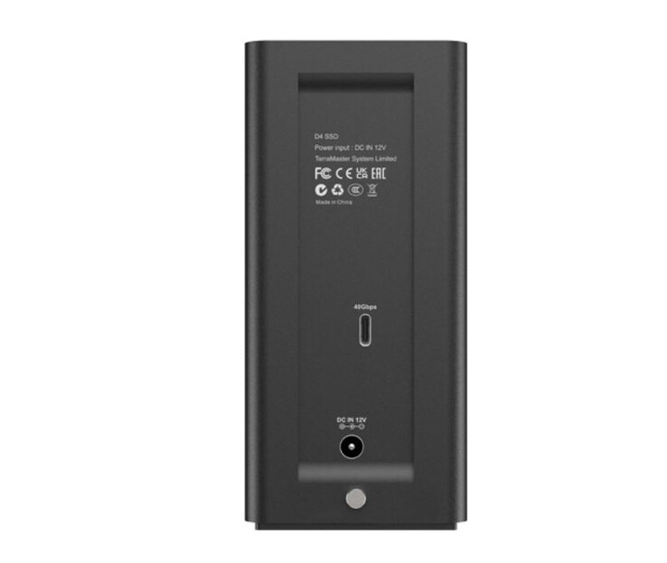 Verbaut sind nur ein USB Typ C-Anschluss und ein Stromanschluss (Bildquelle: TerraMaster)