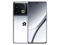 Das NIO Phone erinnert verdächtig an das Design des OnePlus 12. (Bild: Weibo)