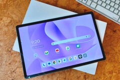 Das Lenovo Tab K12 kann mit großem Bildschirm, leichten Gehäuse und vielen weiteren Aspekten überzeugen.