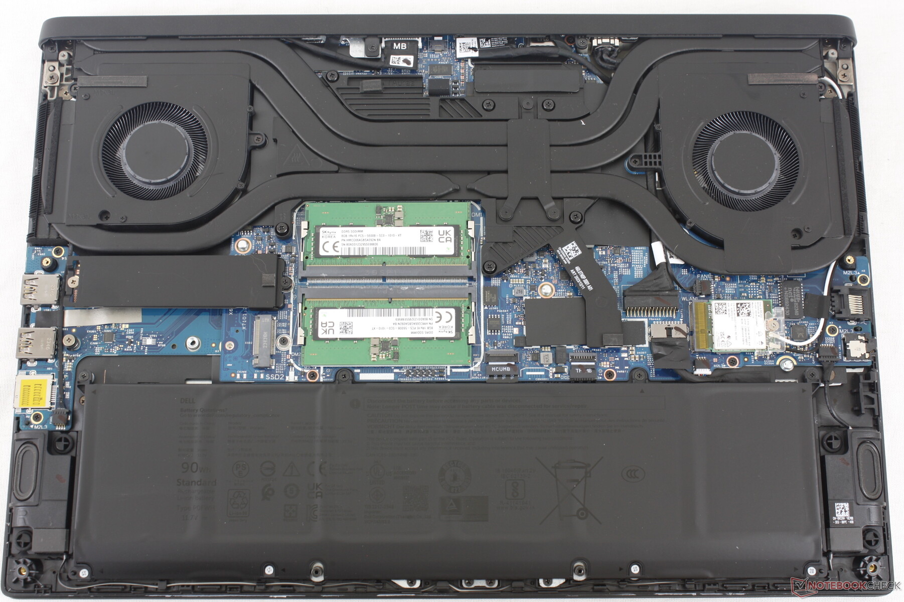 Alienware m16 R2 Laptop im Test: Umfangreiche und gewagte Veränderungen ...