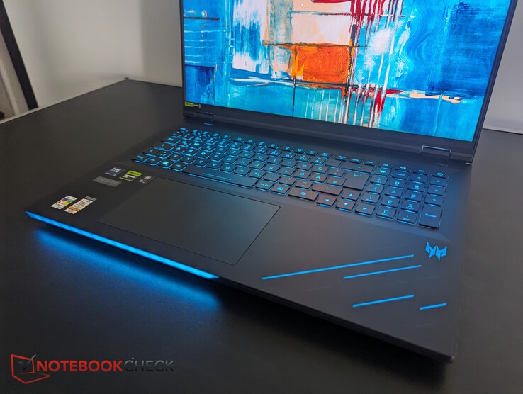 Acer Predator Helios 18 AI PH18-73. (Bild: Christian Hintze)