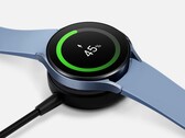 Die Samsung Galaxy Watch5 lässt sich in 30 Minuten nicht annähernd auf die beworbenen 45 Prozent aufladen. (Bild: Samsung)