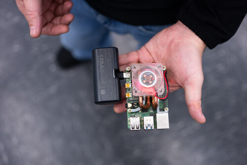 Gellisch und Burr haben eine spezielle Schnittstelle entwickelt, über die Herzdaten in die KI einfließen können (Bild: RUB, Kramer).