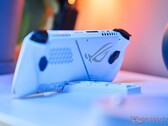 Der neueste Gaming-Handheld von Asus ist bei ersten Händlern bereits auf Lager. (Bild: Asus)