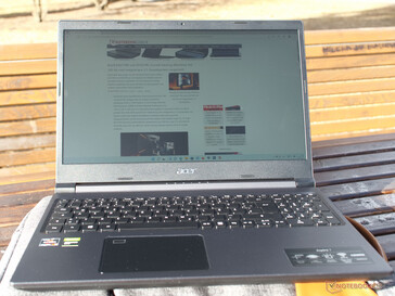 Acer Aspire 7 im Außeneinsatz