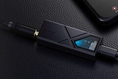 FiiO packt einen 550 mW Verstärker und einen hochwertigen DAC in eiin kompaktes USB-C-Dongle. (Bild: FiiO)