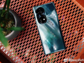 Dieses angebliche Hands-on-Foto des "Huawei P50 Pro" kursiert derzeit im Netz. (Bild: Weibo)