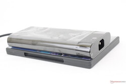 Relativ kleiner AC-Adapter