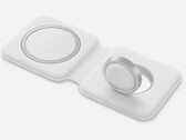 Das Apple MagSafe Duo Ladegerät ist praktisch, aber auch enorm teuer und nicht besonders leistungsstark. (Bild: Apple)