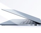 Das Samsung Galaxy Book6 Edge fällt mit 12,3 Millimetern relativ dünn aus.