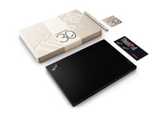 Das Lenovo ThinkPad X1 Carbon G10 wird offenbar bald in einer Jubiläums-Version angeboten. (Bild: Lenovo)