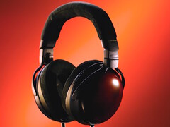 Audio-Technica hat mit den ATH-AWX7000 neue Over-Ear-Kopfhörer mit Gehäuse aus japanischem Kiso-Zypressenholz vorgestellt.