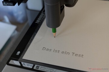 Mit einem Bleistift geht es auch