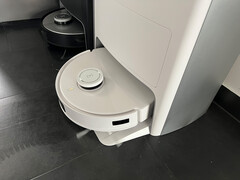 Ecovacs Deebot X1e Omni im Praxis-Test: Was unterscheidet ihn vom Flaggschiff-Saugroboter Deebot X1 Omni?