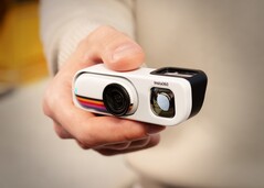 Die Insta360 Go 3S wird im Retro-Bundle mit einer komplett neuen Basis geliefert.