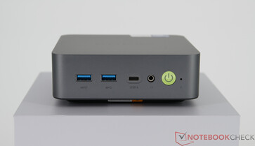 GMKtec NucBox K17 - Anschlüsse an der Vorderseite