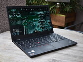 Das Lenovo ThinkPad P15v Gen 3 ist derzeit mit einem vernünftigen Rabatt im Angebot erhältlich (Bild: Benjamin Herzig)
