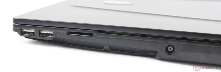 Rechts: 2x USB Typ-A 3.2 Gen 1, SD-Kartenleser, Netzanschluss