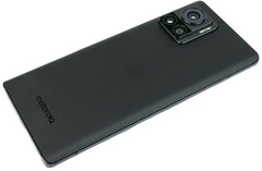 Das hübsche Motorola Edge 30 Ultra ist aktuell für rabattierte 469 Euro bestellbar (Bild: Daniel Schmidt)