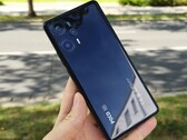 Das Xiaomi Poco F5 ist im Smartphone-Deal jetzt für knapp 300 Euro erhältlich (Bild: Marcus Herbrich)