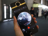 Das Protruly Darling ist das erste Smartphone mit 360 Grad-Kamera.
