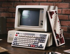 Das Retro Mechanical Keyboard ist jetzt auch mit deutschem QWERTZ-Layout erhältlich. (Bildquelle: 8BitDo)