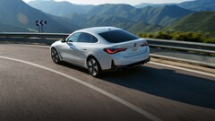 Der BMW i4 eDrive35 soll im November auf den Markt kommen und wird den hier zu sehenden eDrive40 als bisher günstigste Modellvariante ablösen (Bild: BMW)