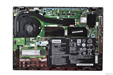 Lenovo ThinkPad L14 Gen 2: Basecover entfernt
