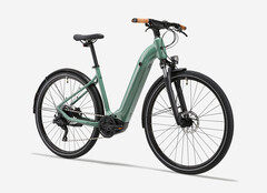 Das Decathlon Rockrider e-actv 500 ist ein neues Trekkingrad mit Tiefeinstieg. (Bild: Decathlon)