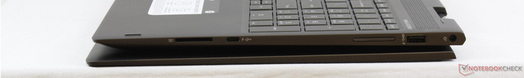Rechts: SD-Leser, USB Typ-C Gen.1, Lautstärkewippe, USB 3.1, Netzteil