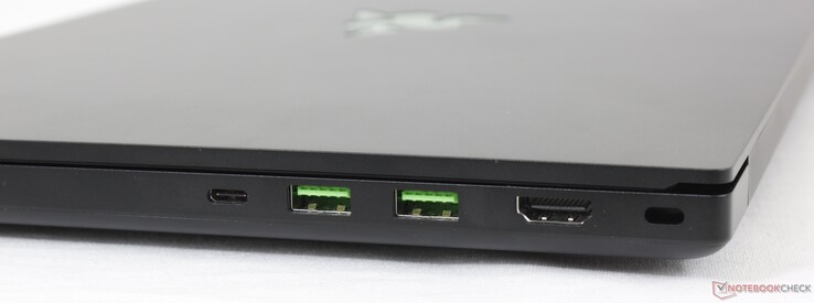 Rechts: Thunderbolt 3, 2x USB 3.2 Gen. 2 Typ-A, HDMI 2.0b, Kensington Lock