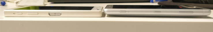Xperia Z5 Compact (links) vs. Xperia XZ2 Compact als Prototyp (rechts)