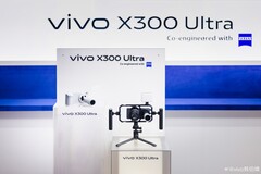 Erstmals sehen wir das Vivo X300 Ultra als neues Zeiss-Kamera-Flaggschiff auch für den globalen Markt.